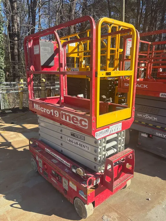 2018 MEC MICRO 19 Scissor Lift