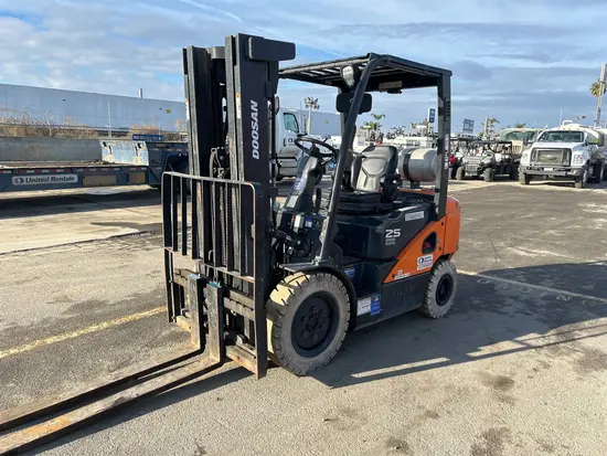 2022 Doosan G25P-7DF Warehouse Forklift