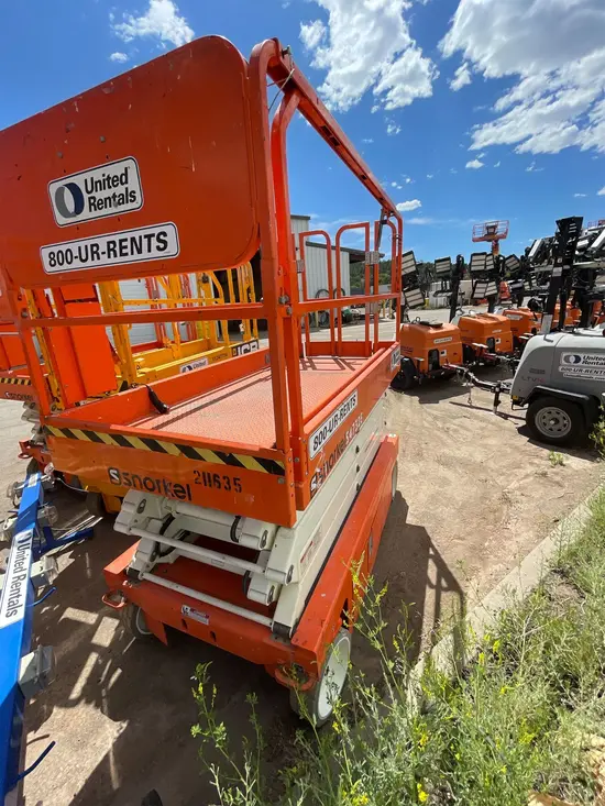 2018 Snorkel S4732E Scissor Lift