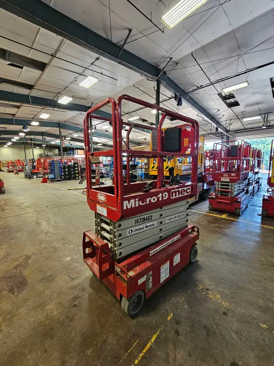 2018 MEC MICRO 19 Scissor Lift