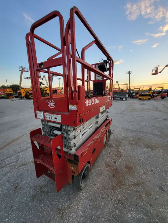 2017 MEC 1930SE Scissor Lift