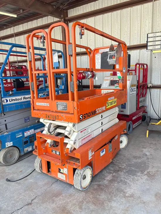 2019 Snorkel S3226E Scissor Lift
