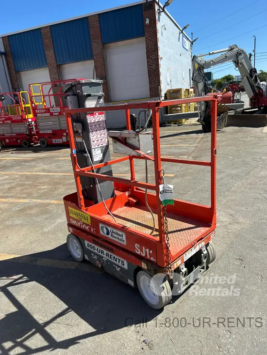 2016 Skyjack SJ12 Self-Propelled One-Person Lift