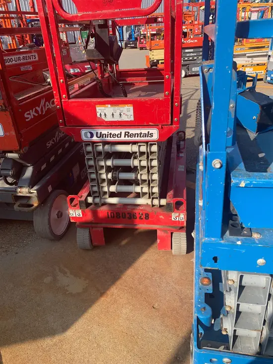 2018 MEC MICRO 19 Scissor Lift
