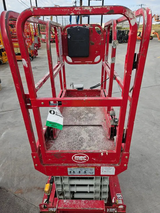2018 MEC MICRO 19 Scissor Lift