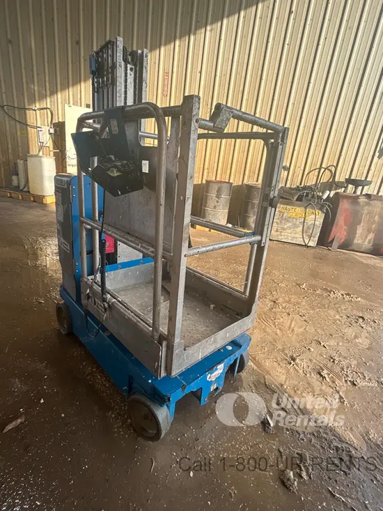 2017 Genie GR-20 Self-Propelled One-Person Lift