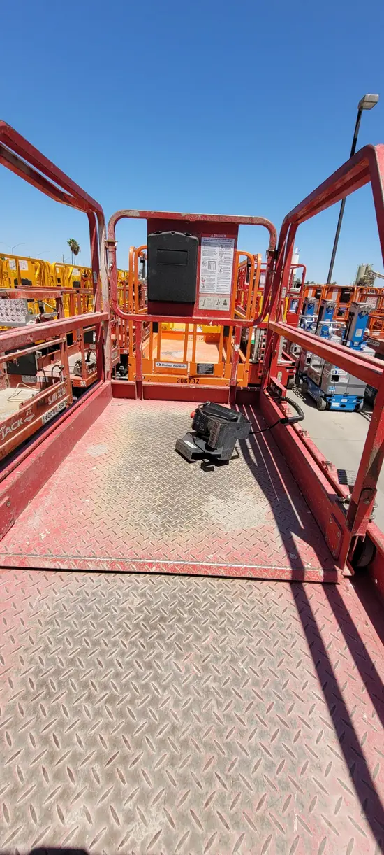 2017 MEC 3346SE Scissor Lift