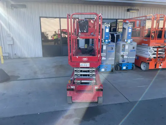 2018 MEC MICRO 19 Scissor Lift