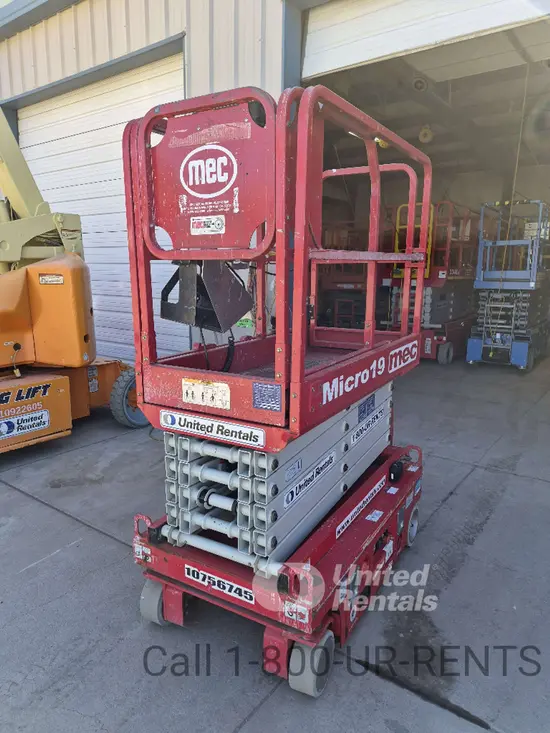 2018 MEC MICRO 19 Scissor Lift