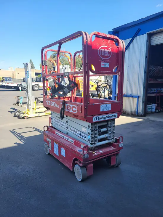 2018 MEC 1330SE Scissor Lift