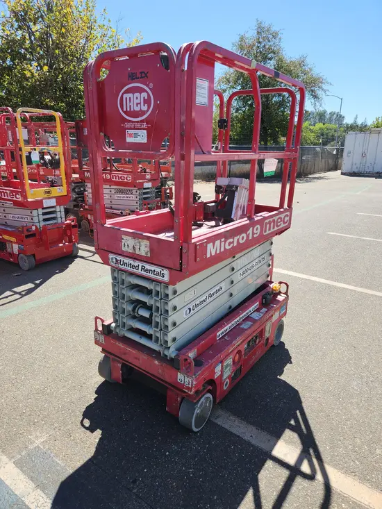 2018 MEC MICRO 19 Scissor Lift
