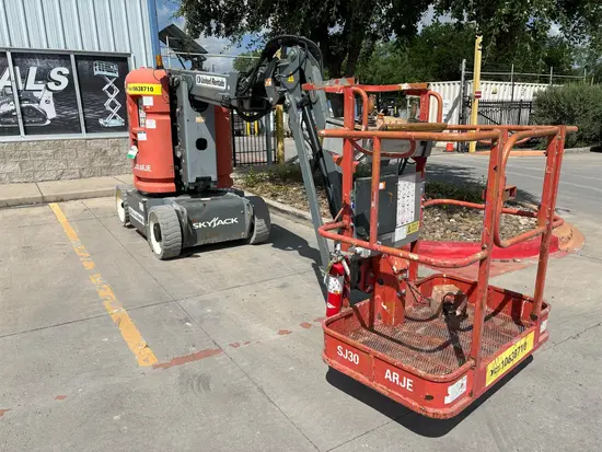 2017 Skyjack SJ30ARJE Articulating Boom Lift