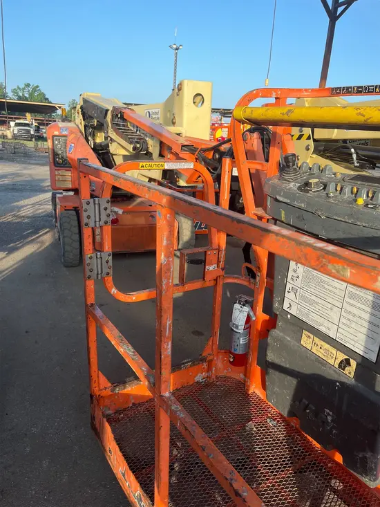 2015 JLG E400AJPN Articulating Boom Lift
