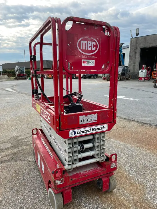 2018 MEC 1330SE Scissor Lift