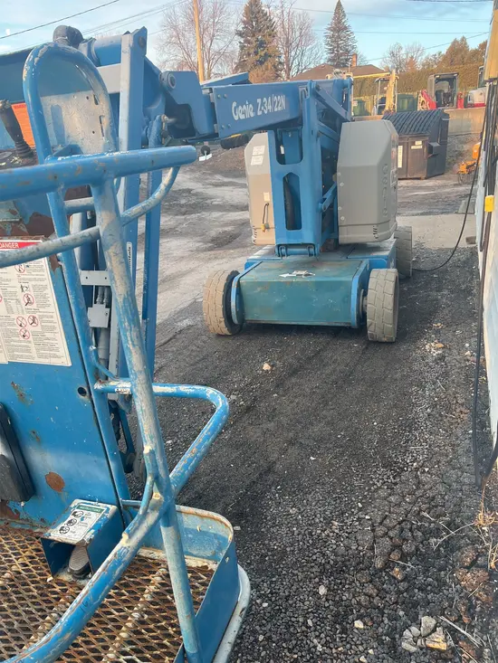 2014 Genie Z-34/22N Articulating Boom Lift