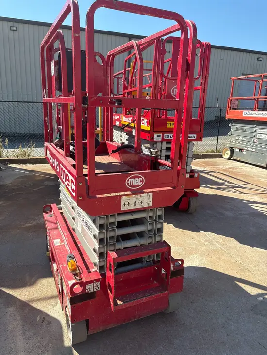 2018 MEC MICRO 19 Scissor Lift