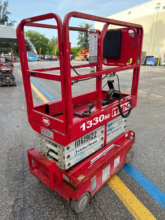2017 MEC 1330SE Scissor Lift