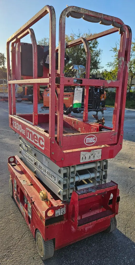 2018 MEC 1330SE Scissor Lift