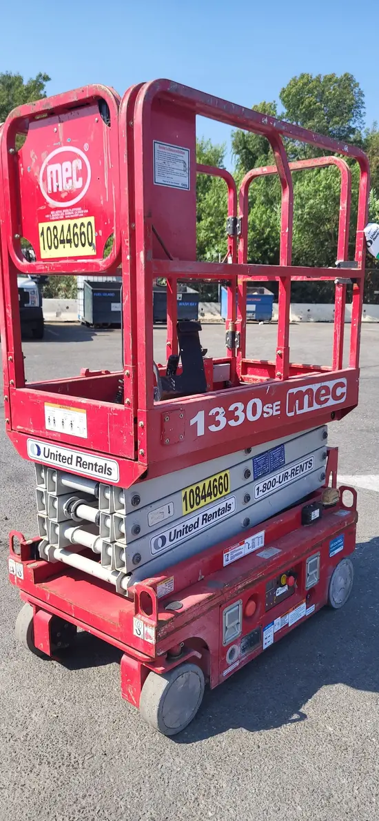 2018 MEC 1330SE Scissor Lift