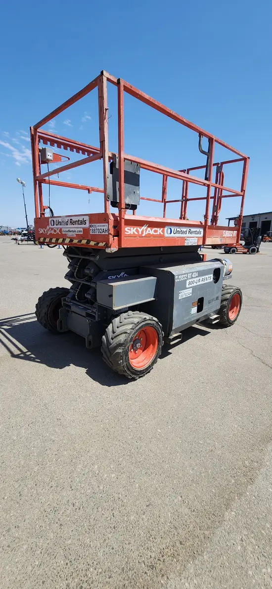 2017 Skyjack SJ6832RT Rough Terrain Scissor Lift