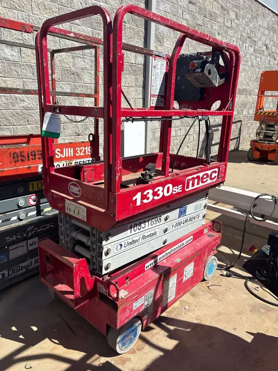2018 MEC 1330SE Scissor Lift