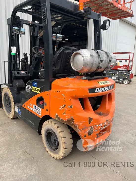 2022 Doosan G25E-7DF Warehouse Forklift