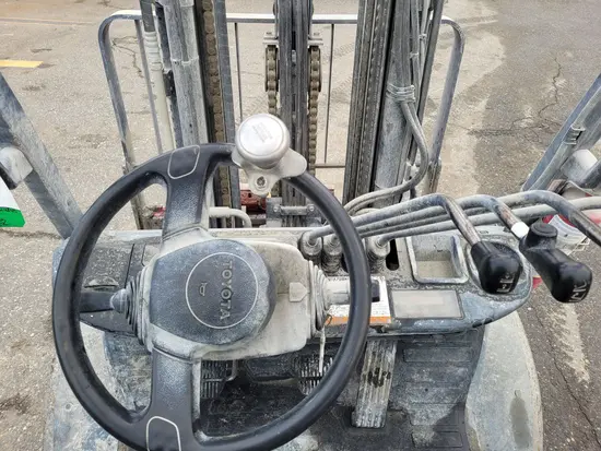 2017 Toyota 8FGU30 Forklift