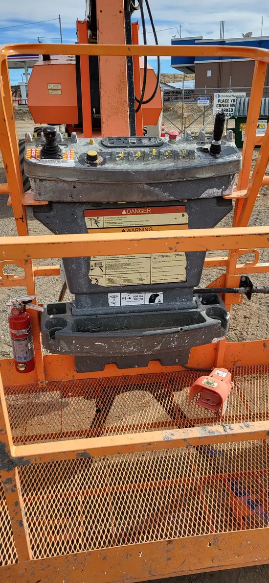 2013 JLG 800AJ Articulating Boom Lift