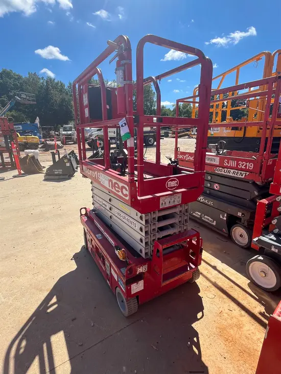 2018 MEC MICRO 19 Scissor Lift