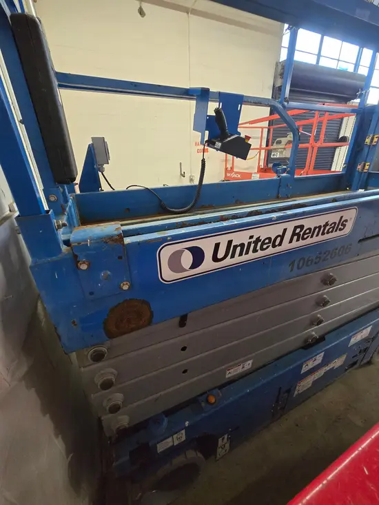 2017 Genie GS-3232 Scissor Lift