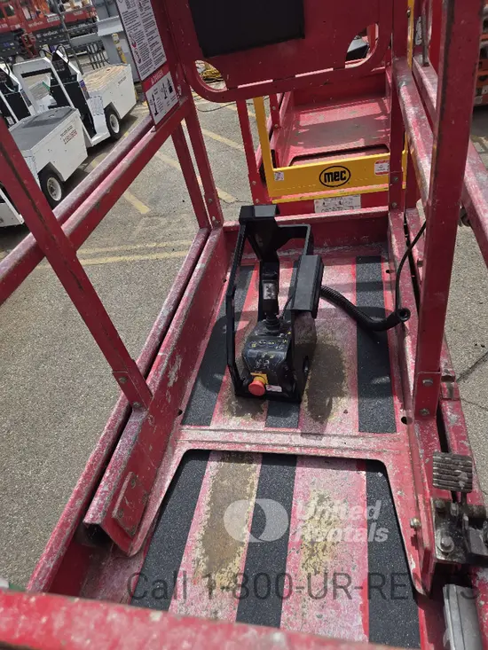 2017 MEC 1330SE Scissor Lift