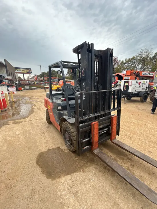 2019 Toyota 8FD35U Warehouse Forklift