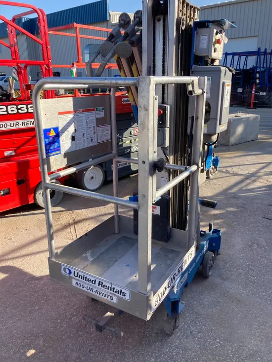 2018 Genie AWP-30SDC Pusharound Lift