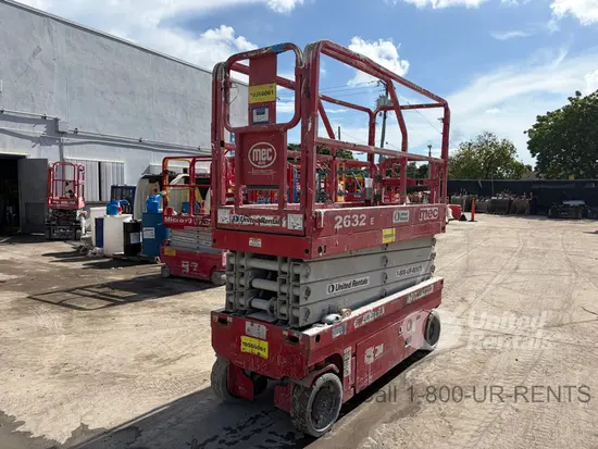 2017 MEC 2632SE Scissor Lift