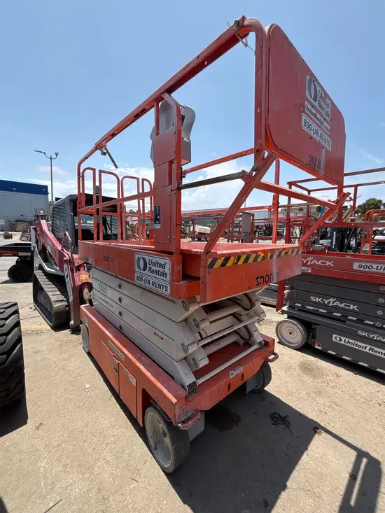 2018 Snorkel S4732E Scissor Lift
