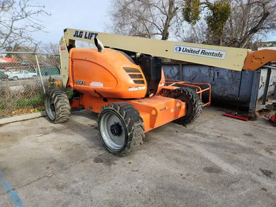 2017 JLG 600AJ Articulating Boom Lift