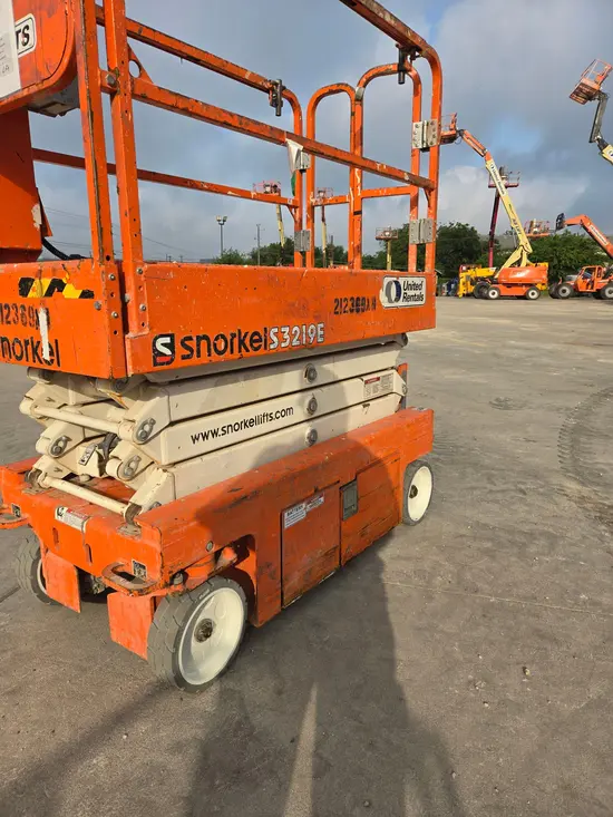 2018 Snorkel S3219E Scissor Lift