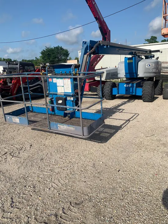 2017 Genie Z-80/60J Articulating Boom Lift