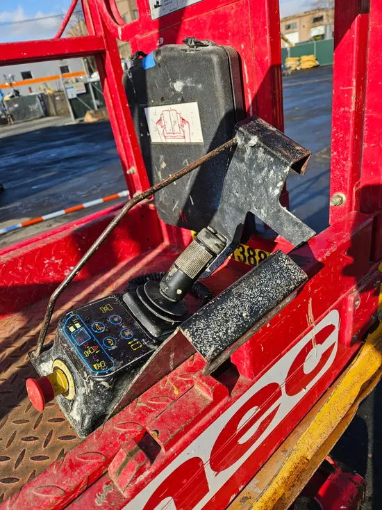2018 MEC 1930SE Scissor Lift