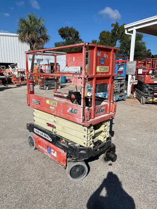 2018 JLG 1932R Scissor Lift