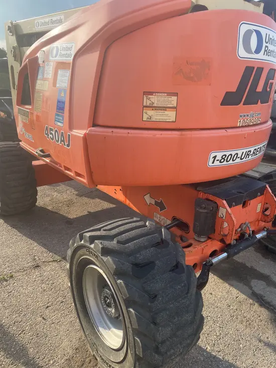 2017 JLG 450AJ Articulating Boom Lift