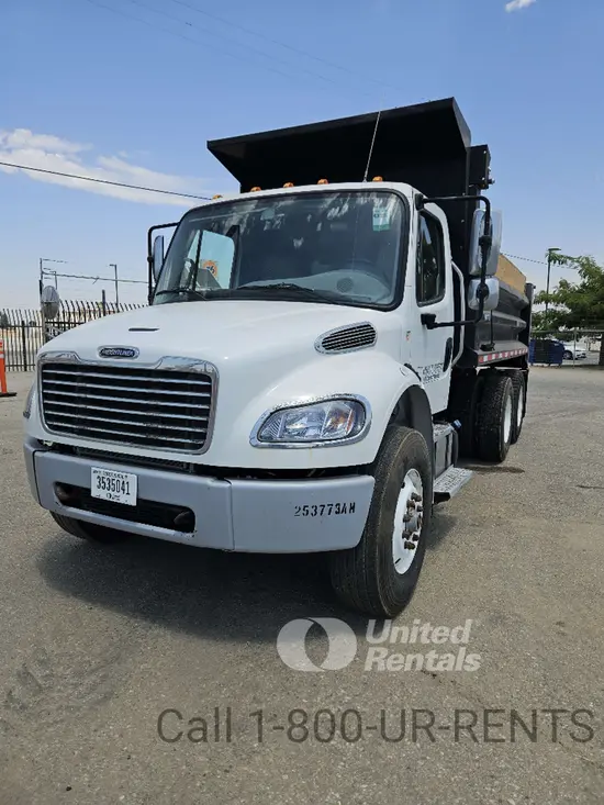 2021 Freightliner M2-106 Truck