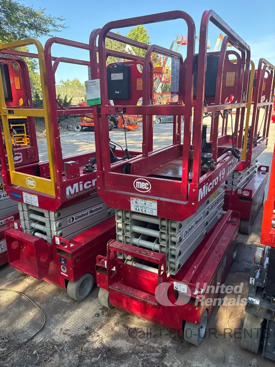 2018 MEC MICRO 19 Scissor Lift