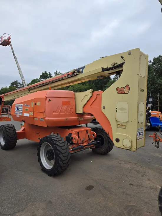 2014 JLG 800AJ Articulating Boom Lift