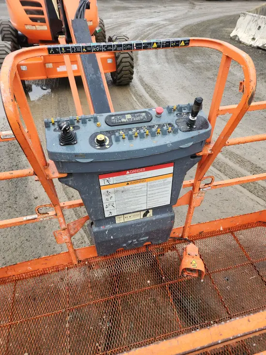 2017 JLG 600AJ Articulating Boom Lift