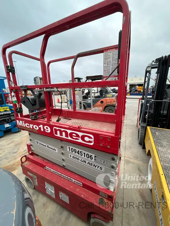 2019 MEC MICRO 19 Scissor Lift