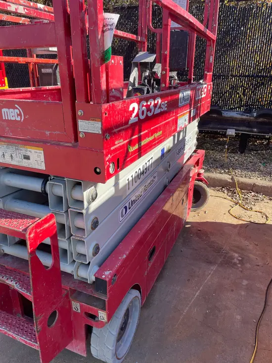 2019 MEC 2632SE Scissor Lift