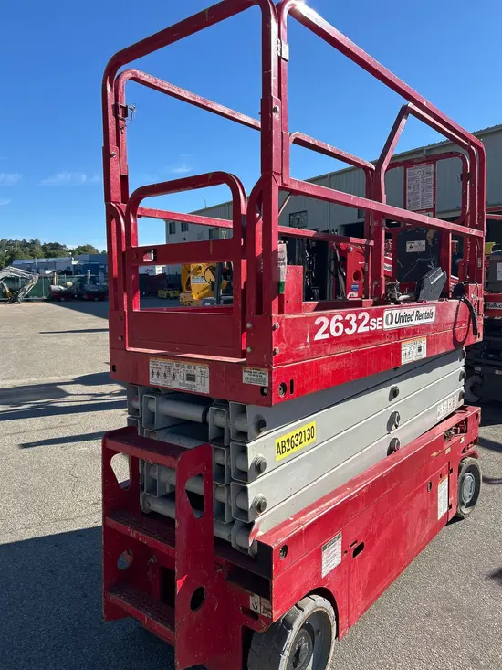 2017 MEC 2632SE Scissor Lift
