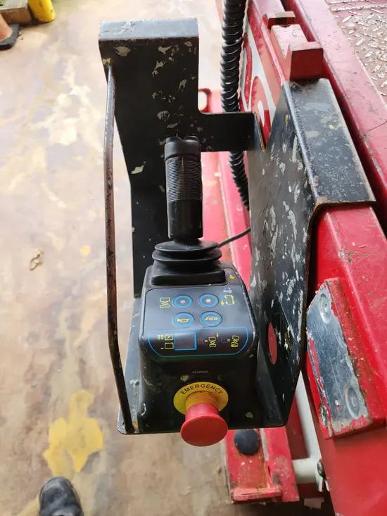 2018 MEC MICRO 19 Scissor Lift