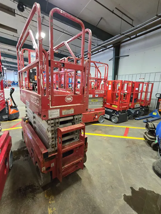 2019 MEC MICRO 26 Scissor Lift